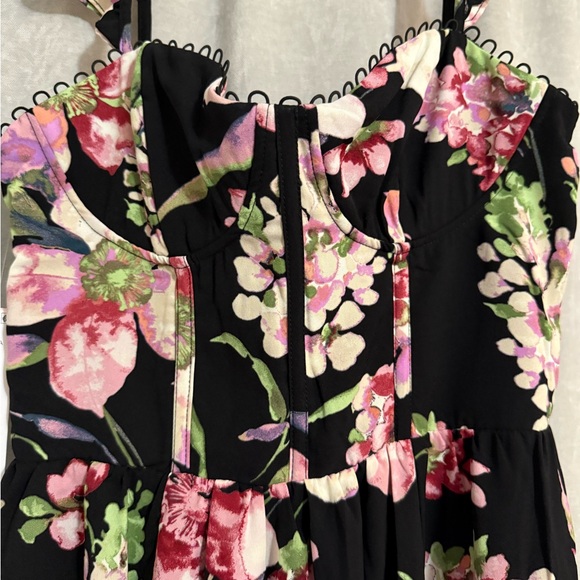 AQUA Corset Midi Dress - Picture 4 of 9